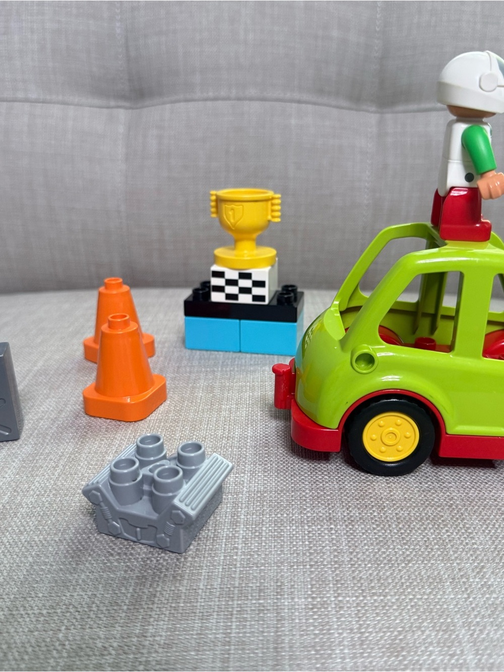 LEGO DUPLO Rally Car 10589 - Picture 2 of 4